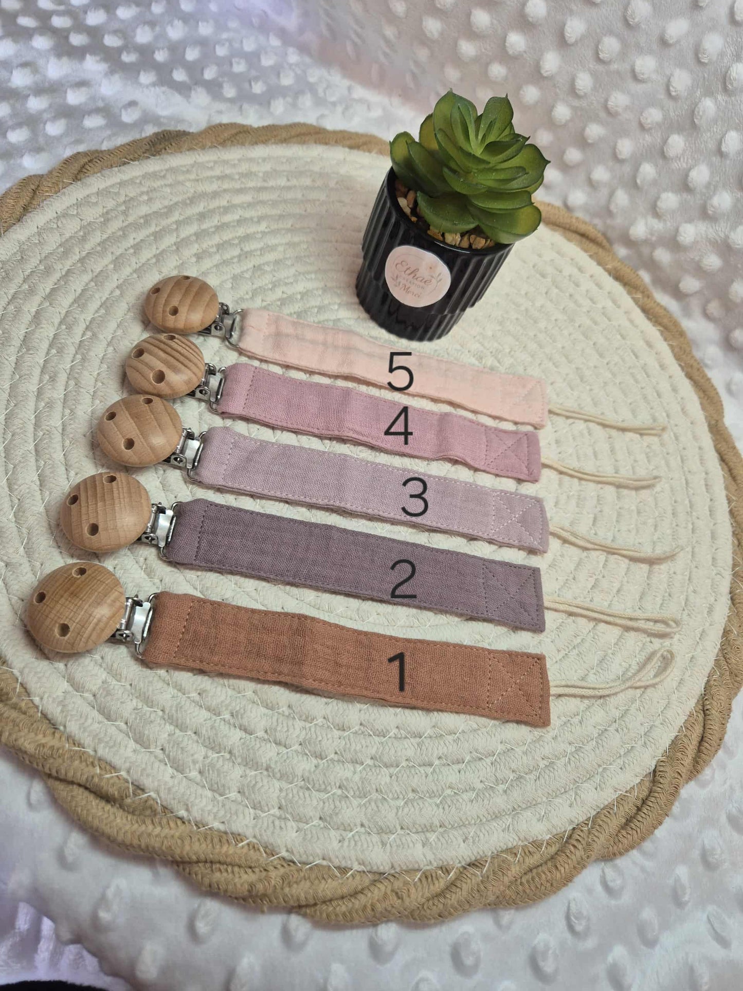 🍼 Attache tétine – Pratique et adorable