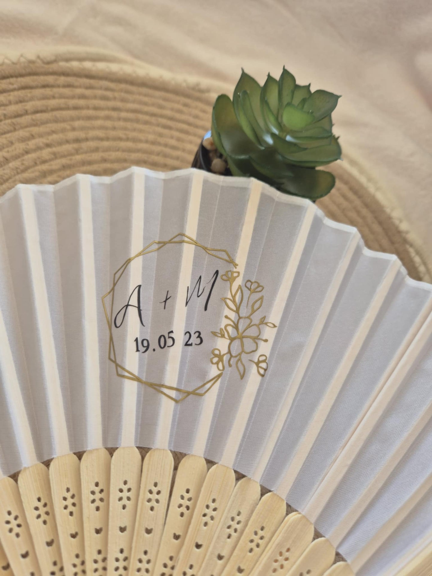 🌬️ Éventail Personnalisé