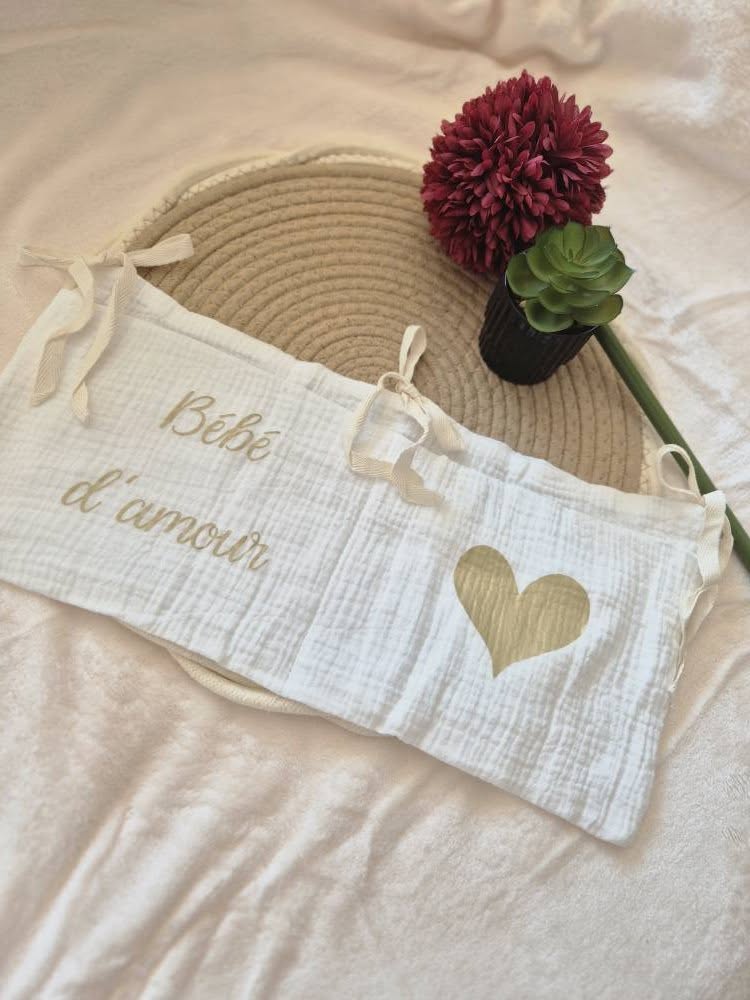 🛏️ Organisateur de lit – Tout à portée de main