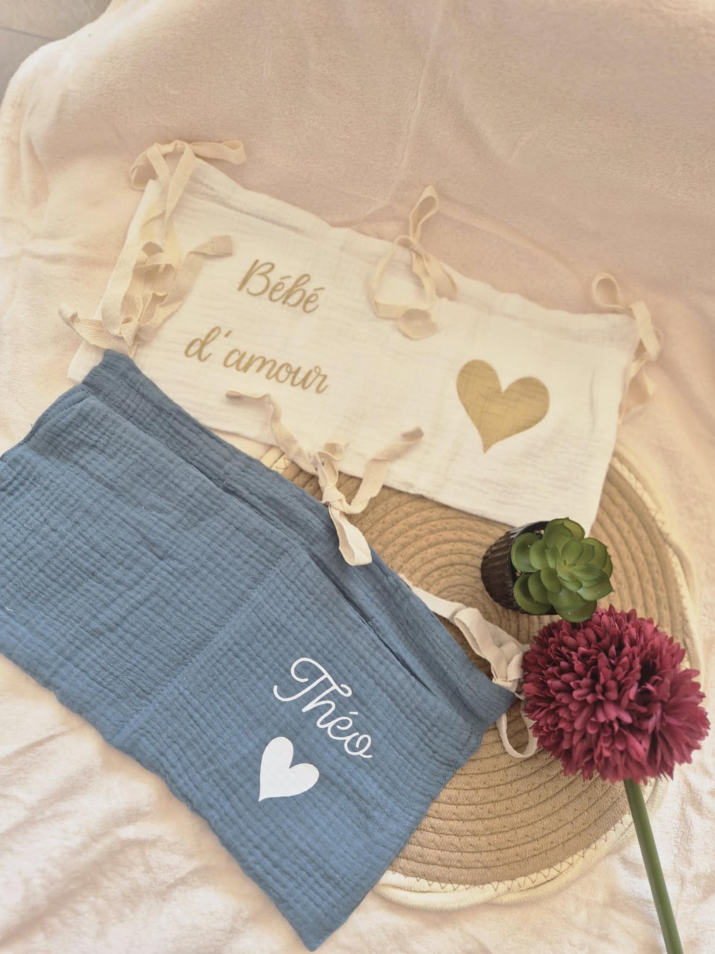 🛏️ Organisateur de lit – Tout à portée de main